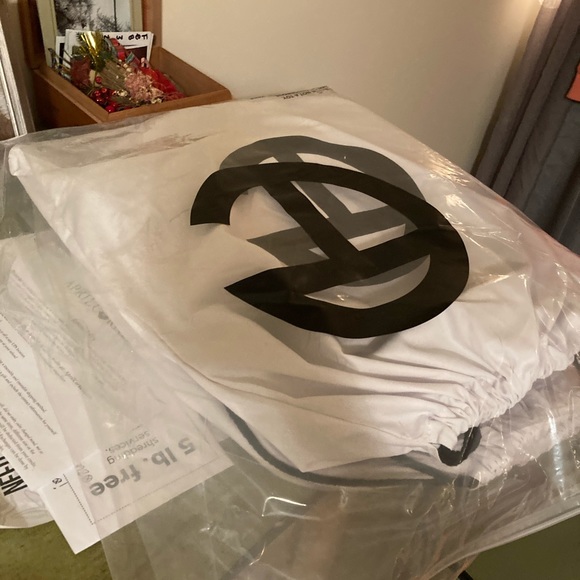 Telfar medium gold shopping bag NWT SOLD - Picture 7 of 8